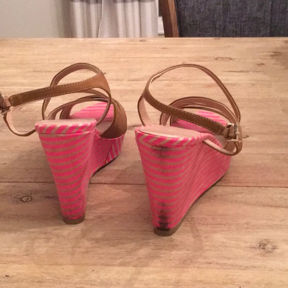 GUC Tommy Hilfiger wedge shoes.  Tan and pink! - Picture 4 of 5